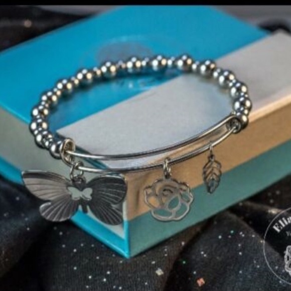 Expandable charm bracelet - Picture 3 of 4